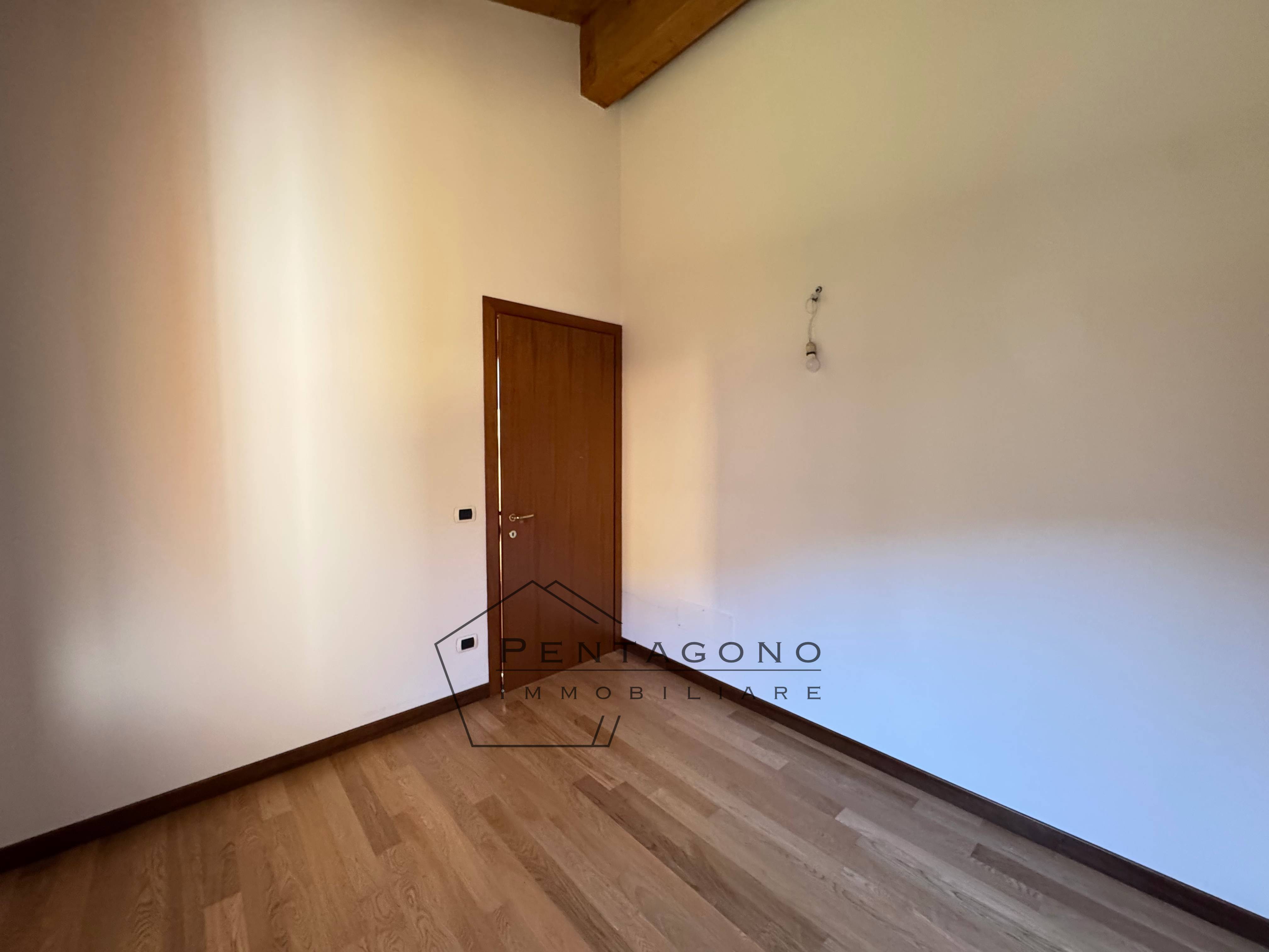 Casa accostata San Pietro Mussolino 22