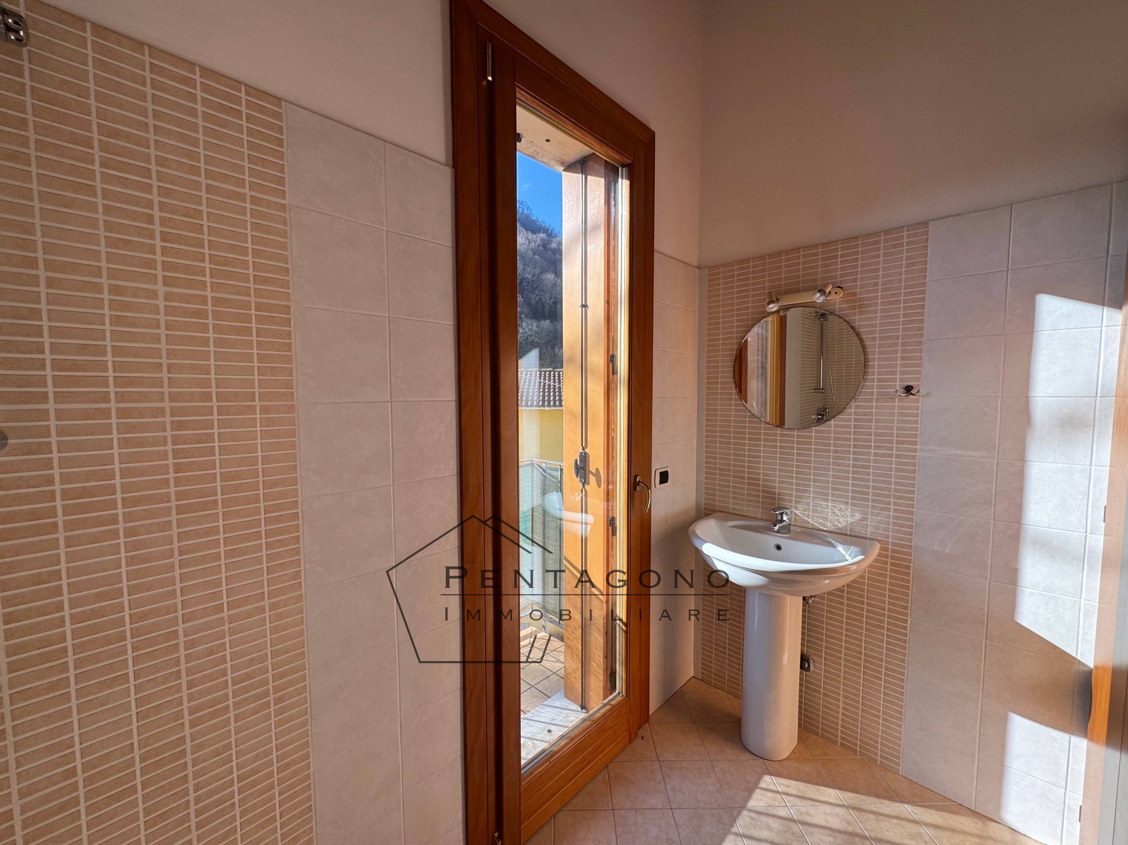 Casa accostata San Pietro Mussolino 24