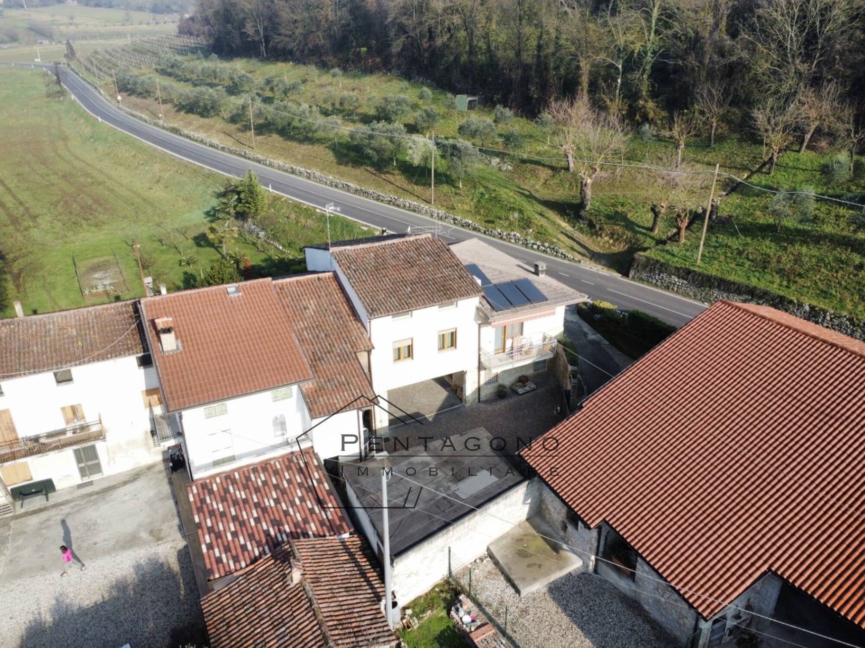 Casa accostata Castelgomberto 5