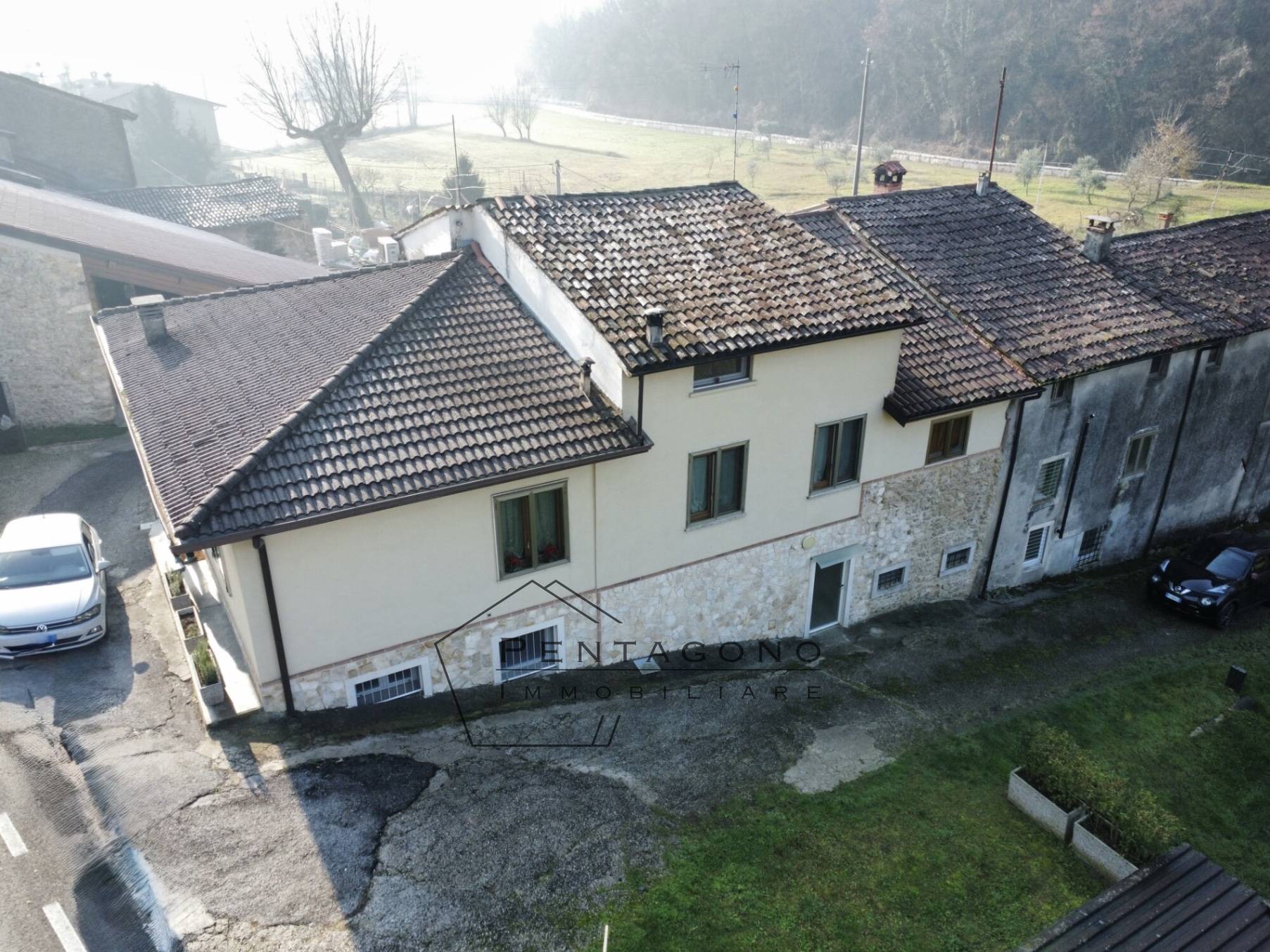 Casa accostata Castelgomberto 21