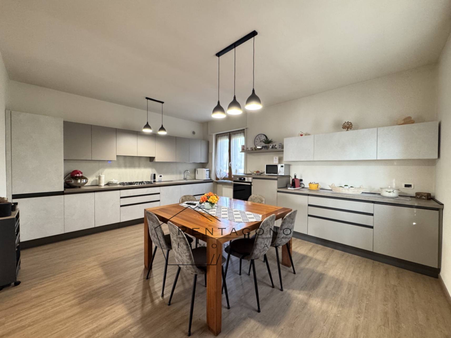 Casa accostata Castelgomberto 8