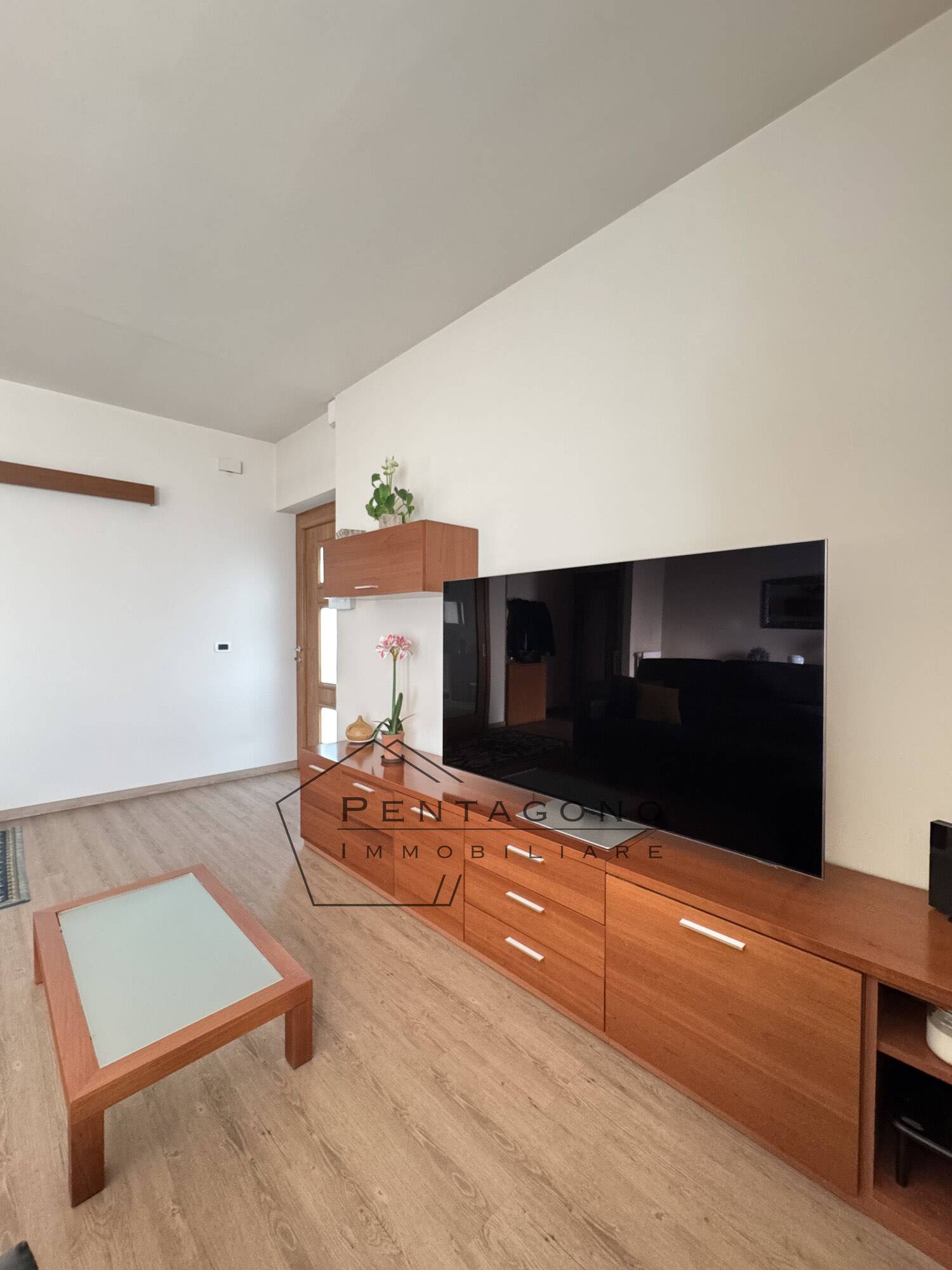 Casa accostata Castelgomberto 16