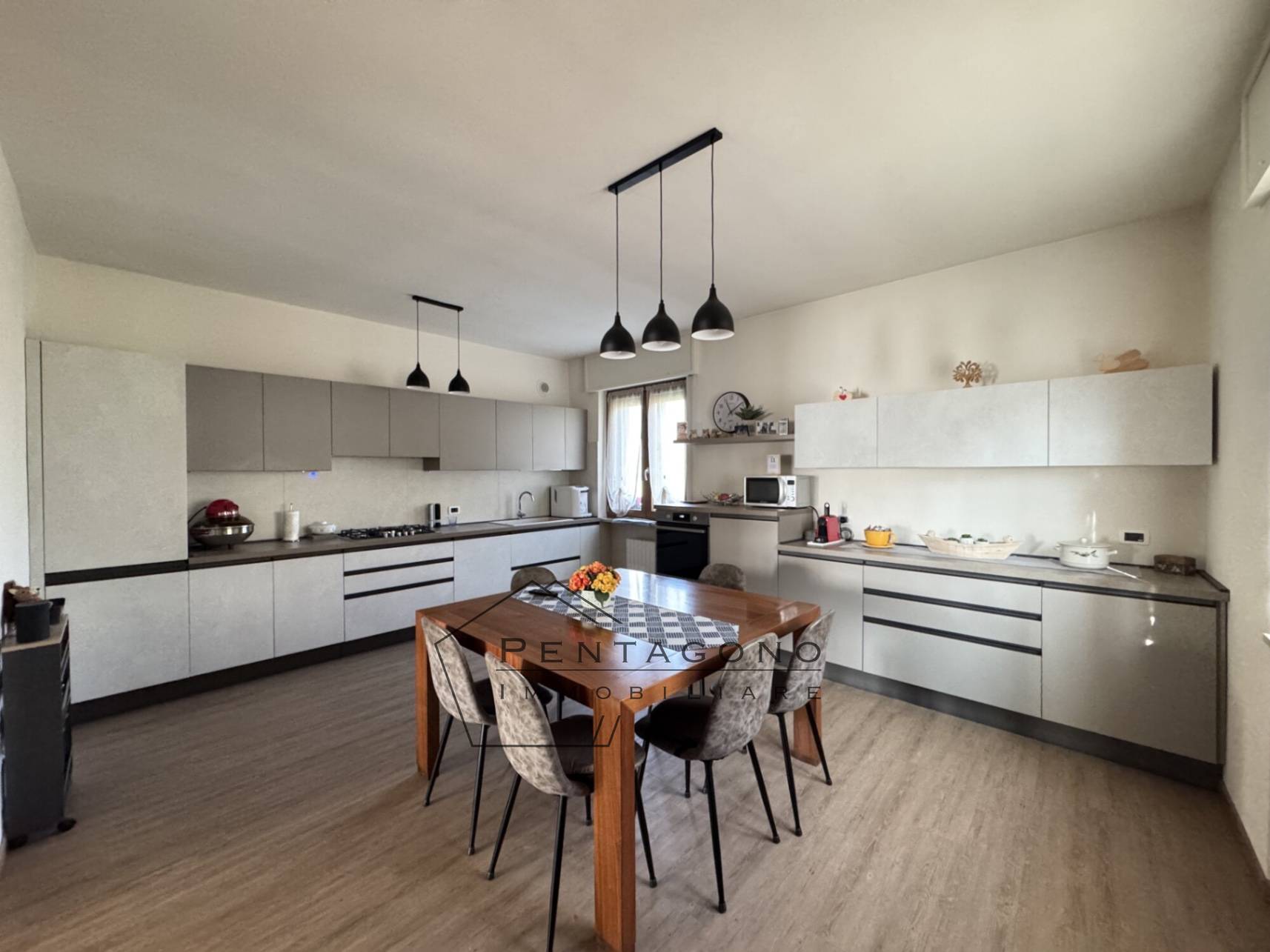 Casa accostata Castelgomberto 23